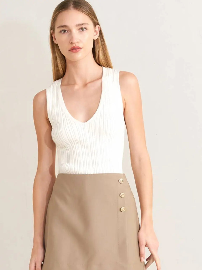 Solid Front Button Woven Skort