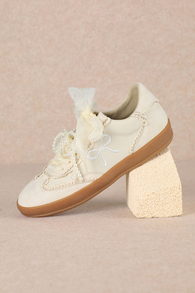 Mi.iM Julie Lace Trim Bow Sneaker