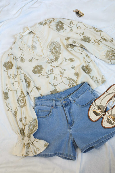 Smocked Sleeve V-neck Embroidery Top