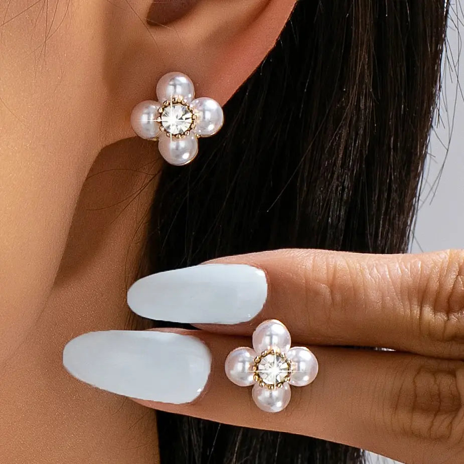 Pearl Flower Crystal Stud Earrings