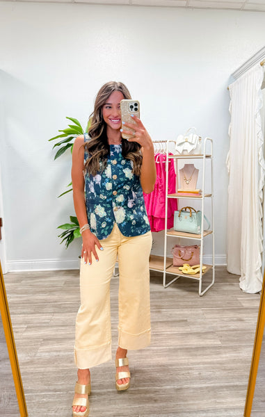 Floral Round Neck Sleeveless Top