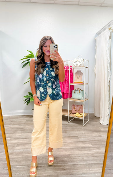 Floral Round Neck Sleeveless Top