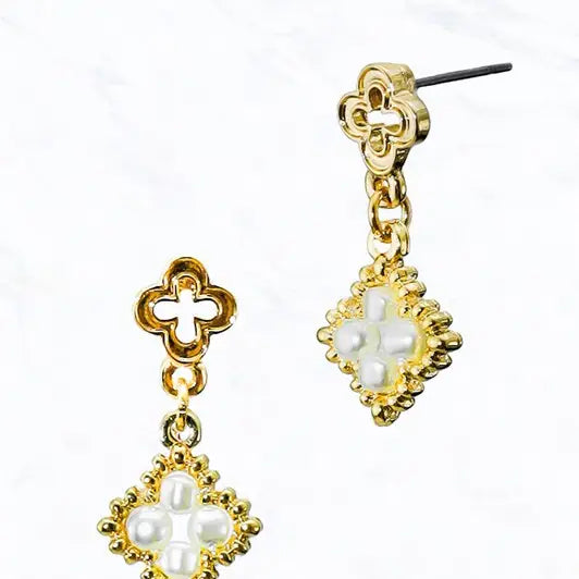 Pearl Clover Dangle Earring