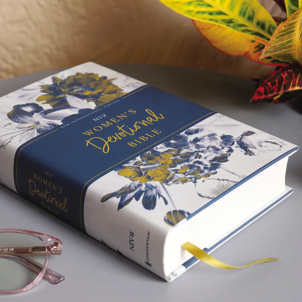 Niv Women's Devotional Bible Hardcover
