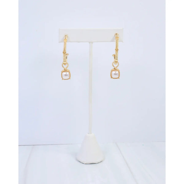 Anika Textured Large Hoop w/ Dangle Pearl