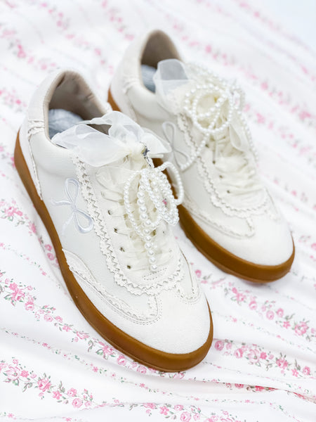 Mi.iM Julie Lace Trim Bow Sneaker