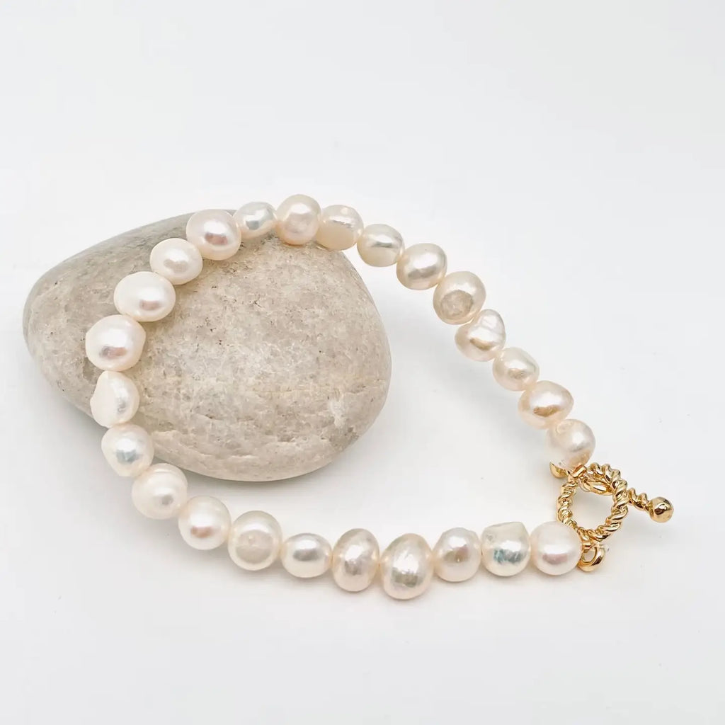 Irregular Pearl Beaded Buckle Bracelet