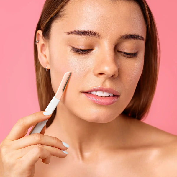 Lemon Lavender Fuzz Off Dermaplaner Facial Razor