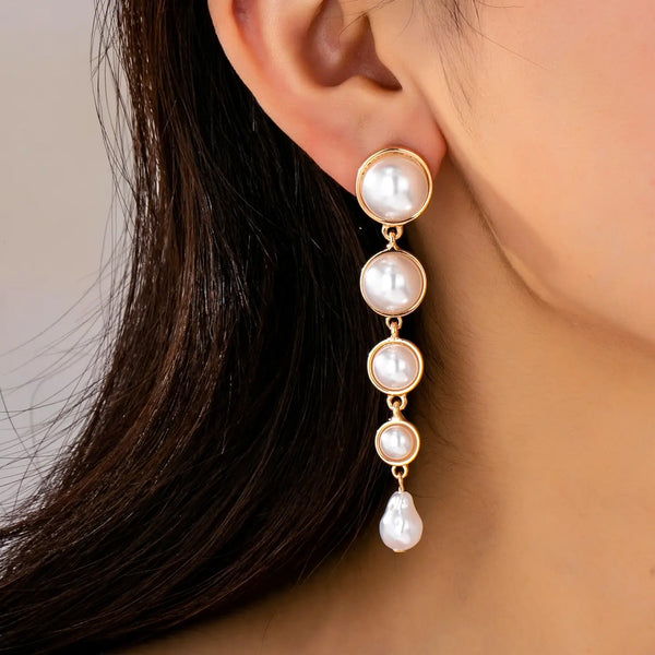 Linear Gradual Pearl Drop Earrings