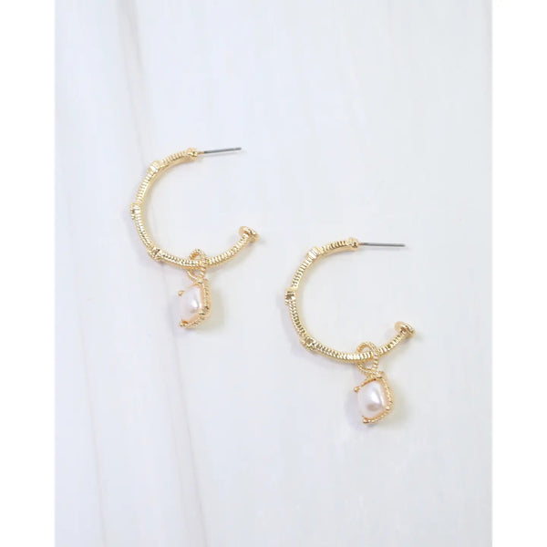 Anika Textured Large Hoop w/ Dangle Pearl